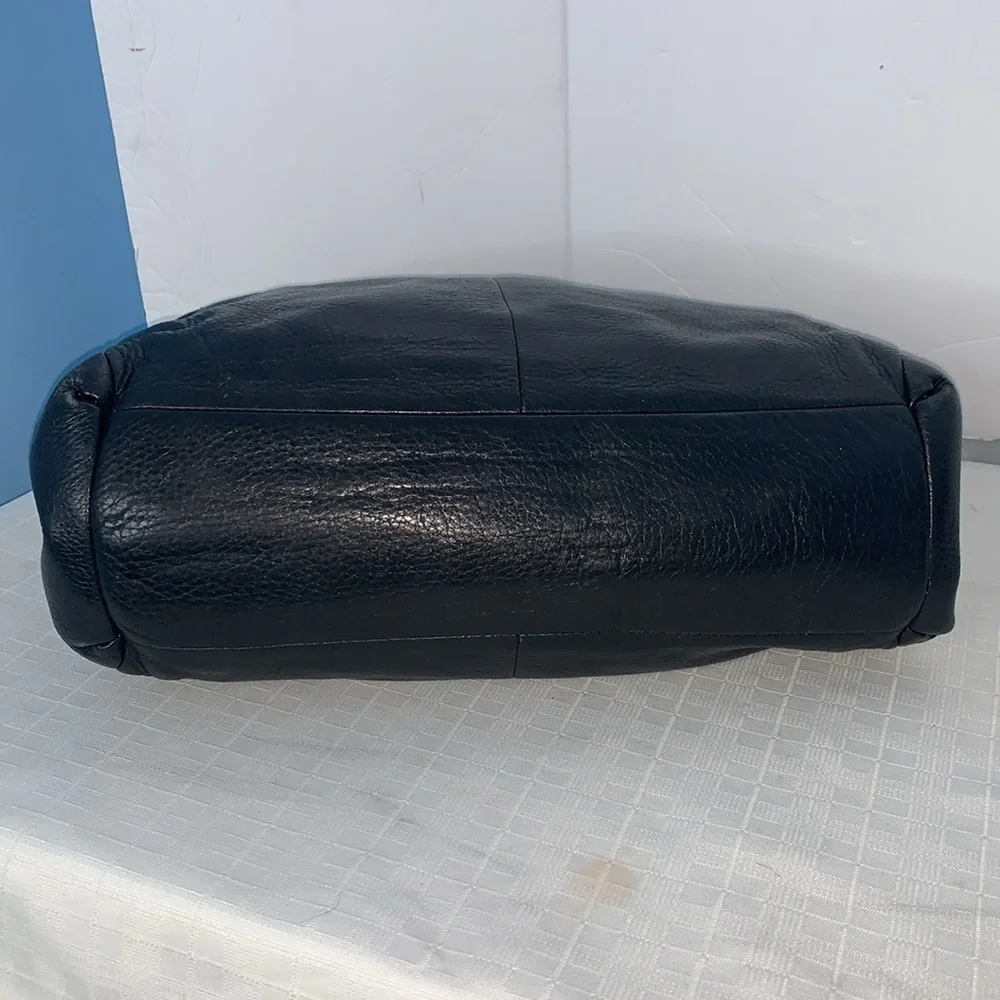 Coach, black pebbled, 24621